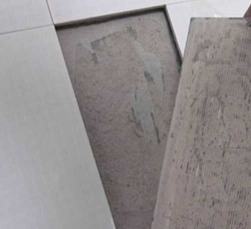 嵊泗瓷砖空鼓维修公司分享瓷砖铺贴时如果打浆（即涂抹在瓷砖背面和基层上的砂浆或瓷砖胶）过少，会带来以下问题